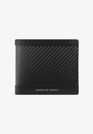 Portefeuille noir avec une texture tissée en fibre de carbone, des accents en cuir noir et un logo "Porsche Design" blanc en bas. Forme rectangulaire.
