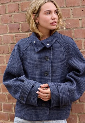 BDG Urban Outfitters, BDG FIONA FUNNEL NECK CHECK JACKET - Класическо палто - blue