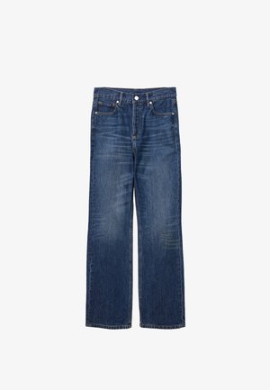 Jean en denim bleu foncé avec une coupe droite, cinq poches et des détails légèrement déchirés sur l'ensemble du tissu.