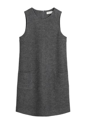 Szara bezrękawnikowa sukienka wykonana z filcu, o prostym kroju, z dwiema przednimi kieszeniami i zapięciem na zamek z tyłu. Gładka tekstura, minimalistyczny design.