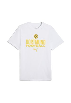 Weißes T-Shirt mit kurzen Ärmeln und gelbem "DORTMUND FOOTBALL" Text, BVB 09 Logo darüber und gelbes Puma-Logo unter dem Text.