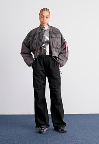 Alpha Industries MULTIPOCKET FLIGHT JACKET - Giubbotto Bomber - black