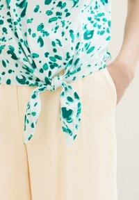 TOM TAILOR DENIM Print T-shirt - abstract white dot print