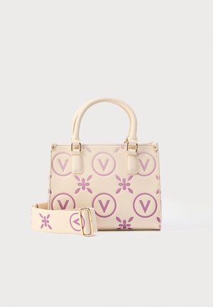 Beige handtas met V-logo patroon en paarse bloemmotieven. Twee topgrepen, afneembare schouderriem, gladde textuur en gestructureerde vorm.