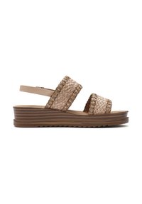 Sandalo wedge intrecciato di colore neutro con due ampie cinghie e una finitura testurizzata. Presenta una suola in gomma marrone con righe per una migliore aderenza.