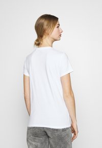 Levi's® THE PERFECT TEE - Triko s potiskem - white