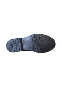 Zwarte rubberen zool met diepe ribbels en gemusterde gripdetails, met een ovale logo en maatstippen. Flat, stevige vorm voor grip.