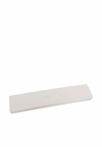 Scatola rettangolare bianca con testo dorato "amor", superficie liscia, estremità leggermente curve, design minimalista, adatta per imballaggio o stoccaggio.