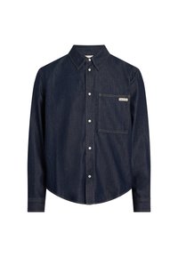 Camicia in denim blu scuro con colletto a punta, maniche lunghe, chiusura frontale con bottoni e tasca sul petto con etichetta logo.