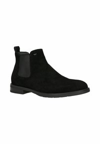 Černé semišové ankle boty s elastickými postranními panely, kulatou špičkou a gumovou podrážkou. Obsahují malé logo na boku a poutko pro snadné obutí.