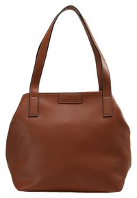 Sac cabas en cuir marron texturé avec deux bandoulières et un petit patch logo "Tom Tailor" en haut au centre à l'avant.
