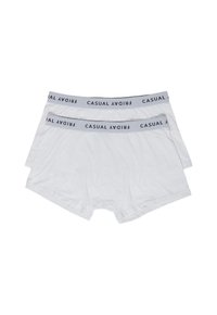 Hvide boksershorts lavet af blødt stof, med en grå elastik i livet hvor "CASUAL FRIDAY" er gentaget i sort, vist i en stakket opstilling.