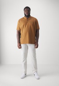 Lyle & Scott PLAIN - Polotričko - farrier bronze