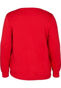 Rode pullover met ronde hals, lange mouwen en geribde boorden en zoom. Het materiaal lijkt zacht met een gladde textuur.