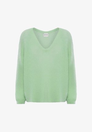 Suéter de punto suave verde claro con mangas largas y cuello en V, mostrado sobre un fondo blanco.