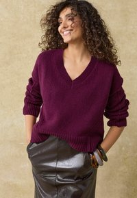 Next Vesta - burgundy red