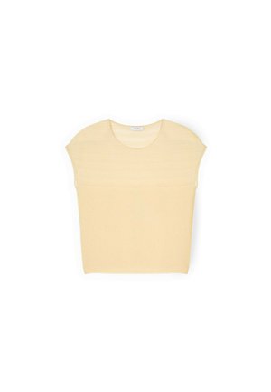 Vaaleankeltainen lyhythihainen neulospaita pyöreällä pääntiellä ja hienovaraisella vaakasuoralla tekstuurilla ylärinnassa ja hihoissa.