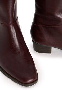 BALAGAN MARTHA - Batai - mahogany