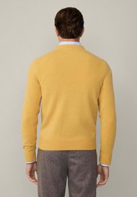 Hackett London V NECK - Strickpullover - lemon yellow