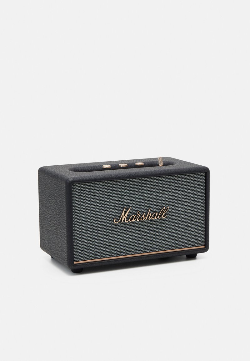 Ηχείο Marshall σε μαύρο υλικό με υφή και χρυσές λεπτομέρειες, ορθογώνιο σχήμα, τρία κουμπιά ελέγχου στην κορυφή και λογότυπο σε χρυσό.
