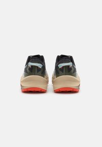 ASICS TRABUCO MAX 3 - Chaussures de running - black/smoke blue