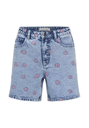 Short en denim bleu clair avec motifs floraux brodés roses, fermeture à boutons sur le devant et poches.