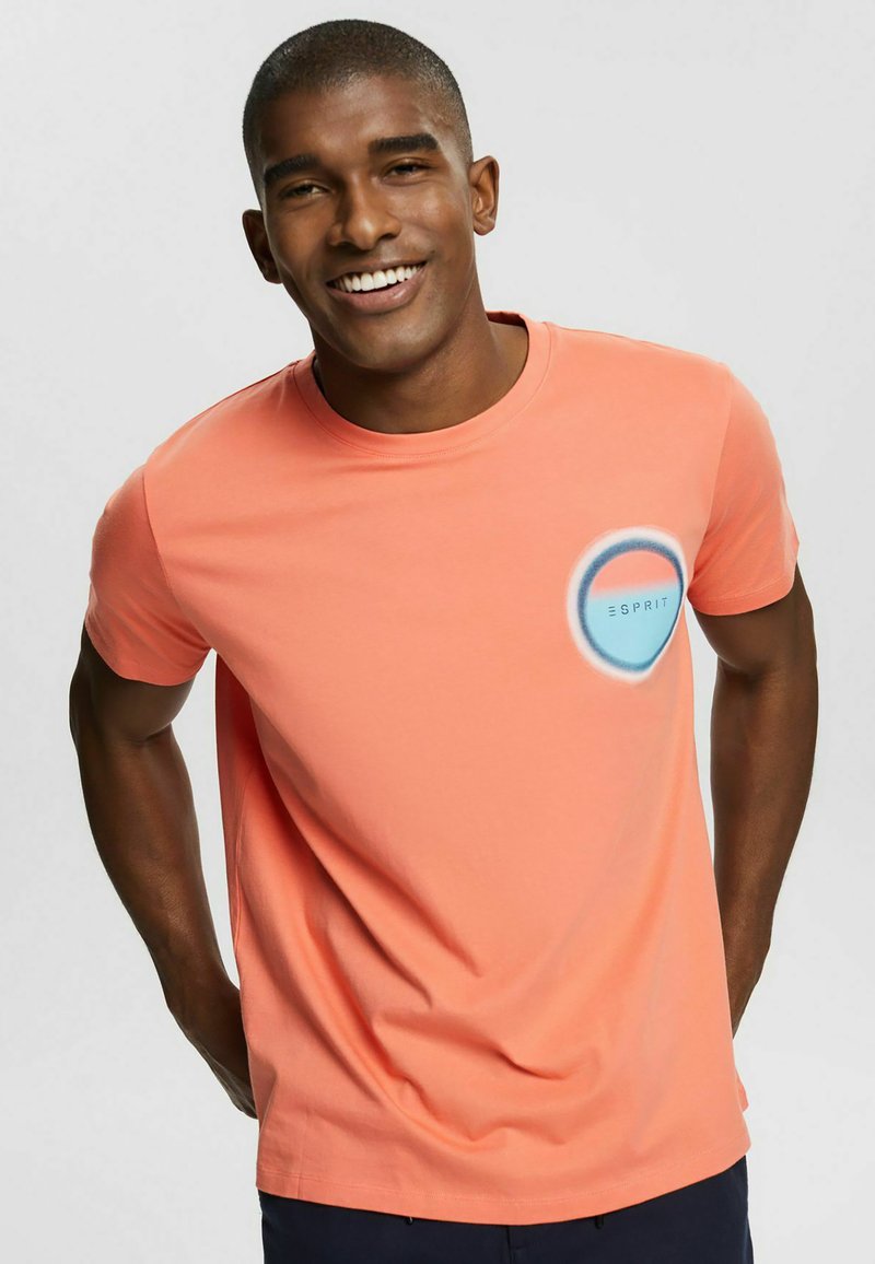 Herren T-Shirts basic | Esprit T-Shirt print coral/lachs - QN42495 Herren T-Shirts basic | Esprit T-Shirt print coral/lachs - QN42495