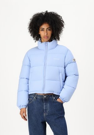Guess Jeans CROPPED PUFFER - Žieminė striukė - fresh zendy blue