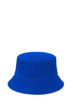 Chapeau bob en coton bleu vif avec des détails cousus le long du bord et de la calotte, présenté sur un fond blanc.