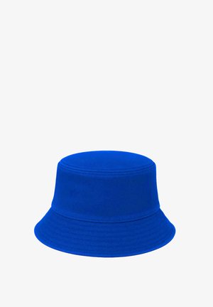 Cappello a secchiello in cotone blu brillante con dettagli cuciti lungo la tesa e la corona, mostrato su sfondo bianco.