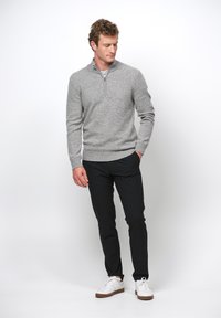PROFUOMO Strickpullover - light grey