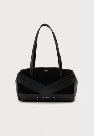 Sac à main rectangulaire noir avec doubles anses, accents en cuir en forme de chevron et logo Karl Lagerfeld au centre devant.