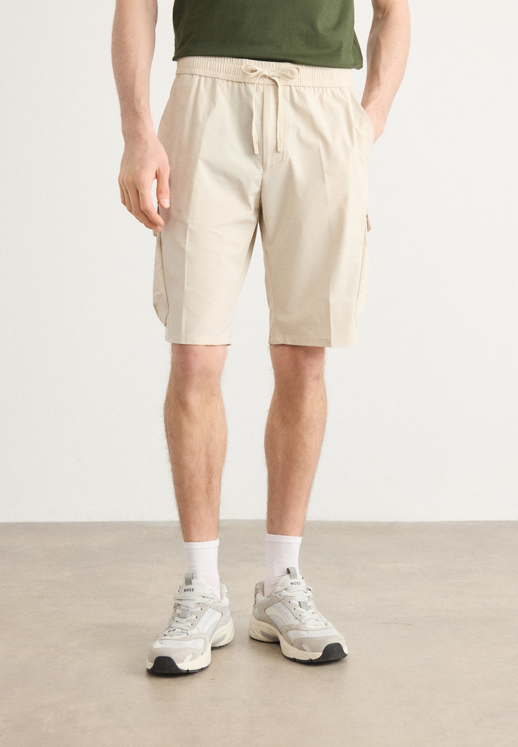 ハーフ・ショートパンツ Boss Urbanex-Cargo Light Weight Shorts Green BOSS Urbanex Cargo Shorts - JD Sports Global