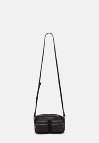 Borsa a tracolla nera realizzata in materiale leggero, con due tasche anteriori con cerniera, tracolla regolabile e texture liscia.
