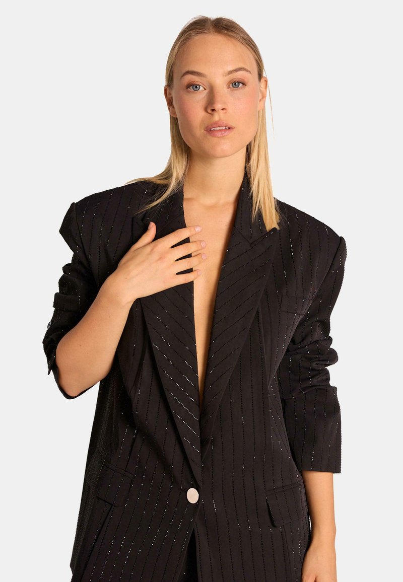 Alma en Pena Cappotto corto - black