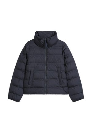 Veste rembourrée marine avec un col haut, fermeture à glissière sur le devant et deux poches à rabat. Présente un motif matelassé et une silhouette cropped.
