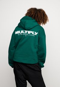 Multiply Apparel MULTIPLY - Felpa con cappuccio - botanical garden