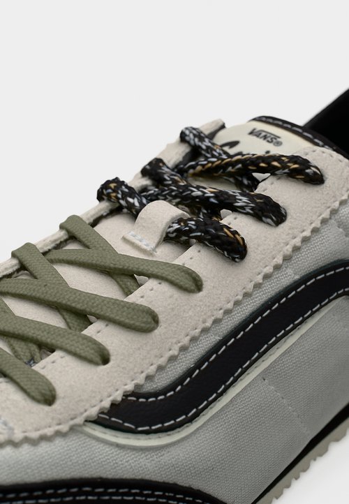 Vans SUPER LOWPRO - Trainers - black/silver — foto 7