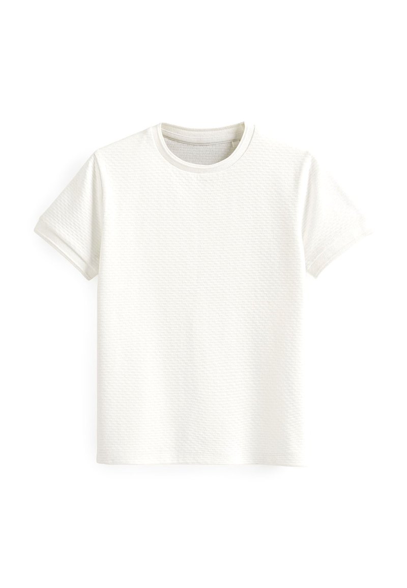 Tricou alb cu mânecă scurtă, având un model texturat și un guler rotund. Țesătura pare moale și ușoară.
