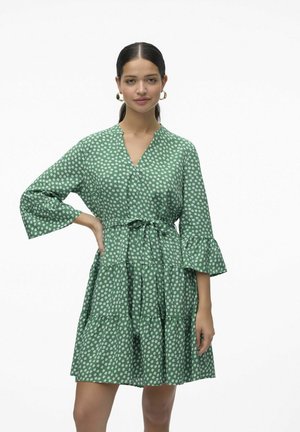 VMZERA KURZES - Robe de jour - fairway