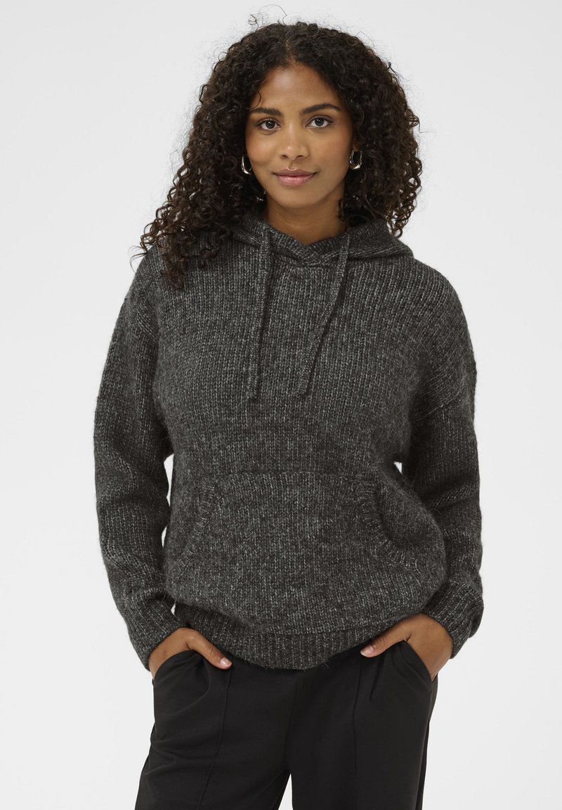 Donkergrijze gebreide hoodie met een gestructureerd ontwerp, trekkoorden in de capuchon, een voorzak en geribbelde manchetten. Gemaakt van een comfy, zacht materiaal.