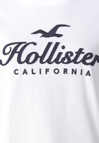 Hollister Co. TECH CORE - Tričko s potlačou - bright white