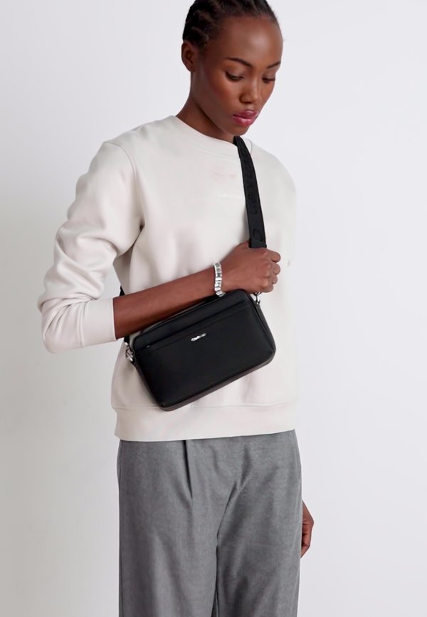 MUST CONVERTIBLE CAMERA BAG - Handbag3