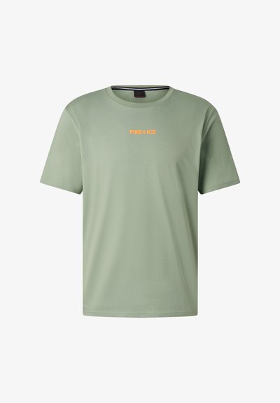 T-shirt vert clair à manches courtes et col rond avec un petit texte orange "FIRE + ICE" centré sur la poitrine.
