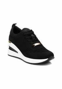 XTI Zapatillas - black