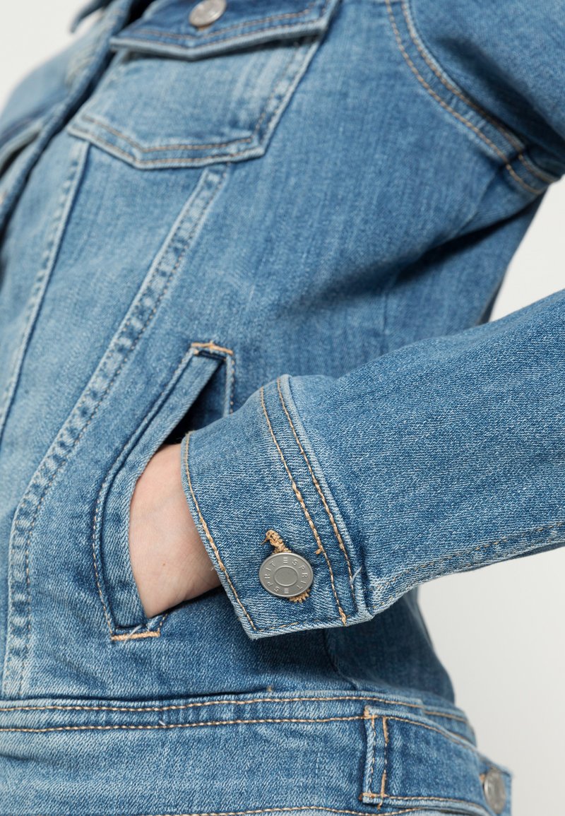 Damen Leichte Jacken | Esprit JACKETS INDOOR Jeansjacke blue light wash/light-blue denim - ZL86613 Damen Leichte Jacken | Esprit JACKETS INDOOR Jeansjacke blue light wash/light-blue denim - ZL86613