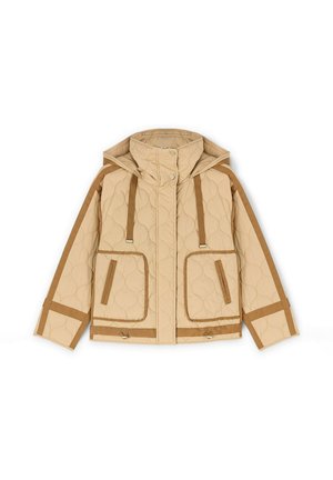 Beige gewatteerde jas met een capuchon, bruin leren accenten, twee grote zijzakken en een verstelbare trekkoord aan de zoom.