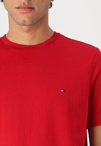 Tommy Hilfiger SEASONAL SOLID TEE - Basic T-shirt - medium red