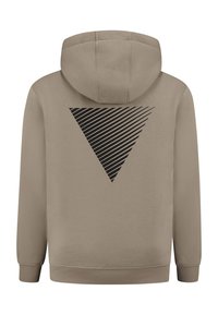 Beige hoodie met een grote zwarte driehoekige grafiek op de achterkant, voorzien van diagonale strepen en een gestructureerde afwerking.