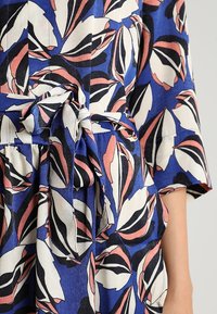 Vero Moda Tall Vapaa-ajan mekko - blue